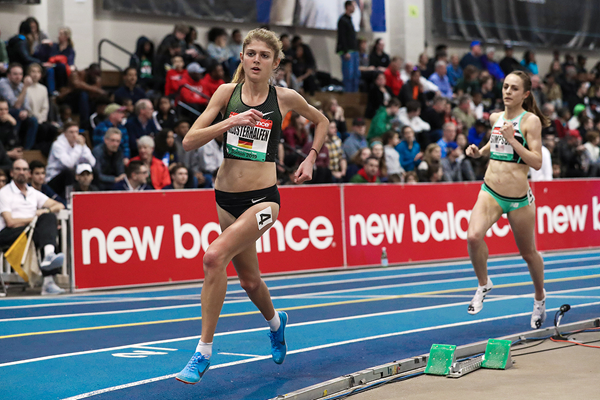 Konstanze Klosterhalfen leads Jenny Simpson in the 5000m at the IAAF World Indoor Tour meeting in Boston (Victah Sailer)