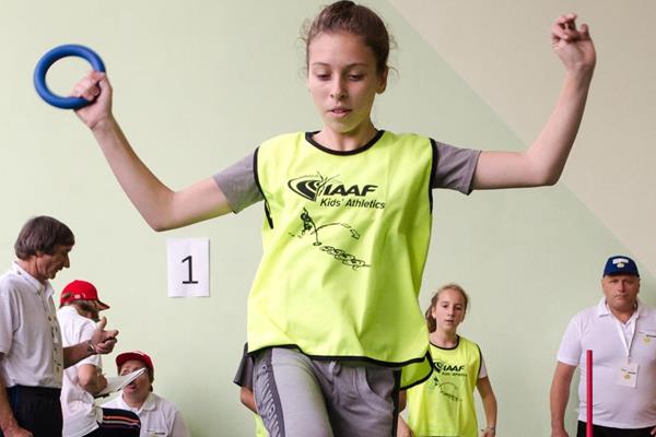 Hurdles training at the IAAF / Nestlé Kids’ Athletics activation in Lviv, Ukraine (Organisers)