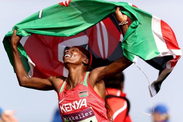 Hellen Obiri celebrates her victory at the IAAF/Mikkeller World Cross Country Championships (Getty Images)