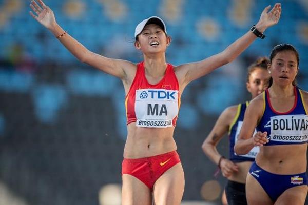 Ma Zhenxia wins the 10,000m race walk at the IAAF World U20 Championships Bydgoszcz 2016 (Getty Images)