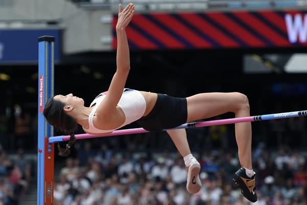 Mariya Lasitskene tops 2.04m in London (Mark Shearman)