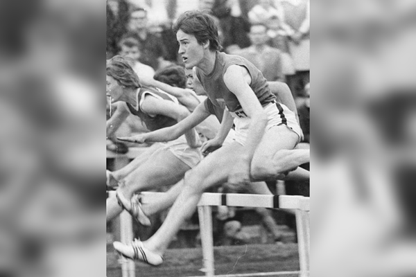 German sprint hurdler Karin Balzer (Ulrich Kohls / German Federal Archives)