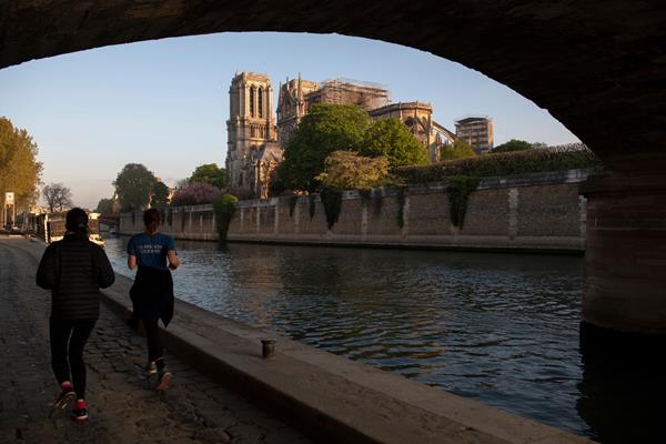 Running along the banks of the Seine in Paris (Getty Images)