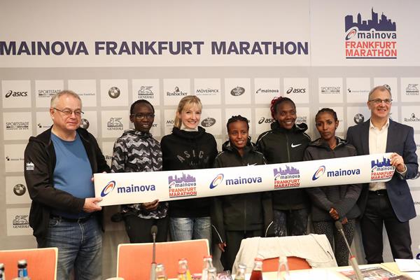 Nancy Kiprop, Katharina Heinig, Mare Dibaba, Betsy Saina and Haftamnesh Tesfay (Victah Sailer (organisers))
