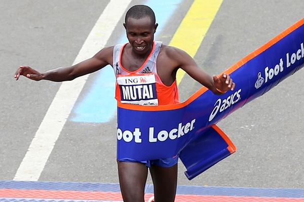 Geoffrey Mutai successfully defends his New York City Marathon title (Getty Images)