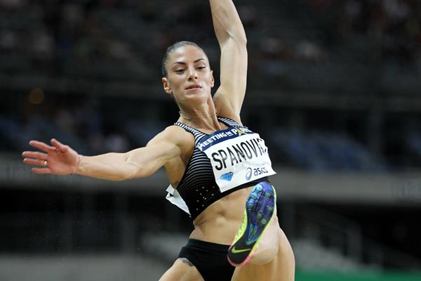 Ivana Spanovic winning in the 2016 Diamond League meeting in Paris (Jiro Mochizuki)