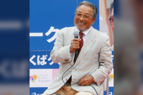 Japanese distance coach Yoshio Koide (Miyuki Meinaka)