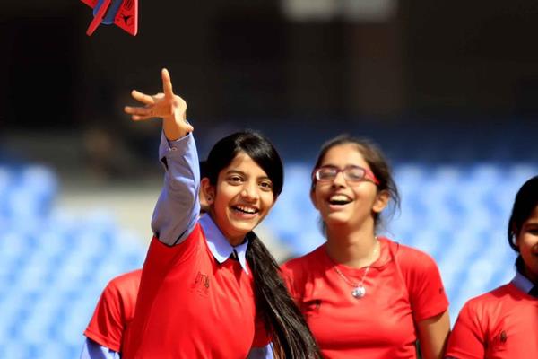 Throwing the javelin at the IAAF / Nestlé Kids’ Athletics workshop in New Delhi (AFI)