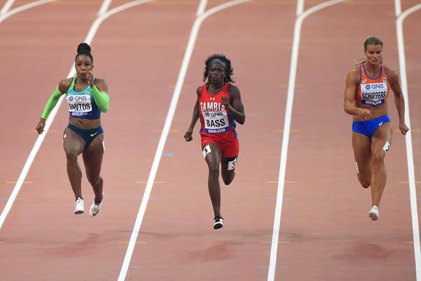 Rosangela Santos, Gina Bass and Dafne Schippers in the 100m heats in Doha (Getty Images)