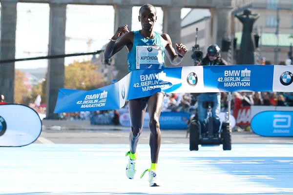Eliud Kipchoge wins the Berlin Marathon (Victah Sailer / organisers)