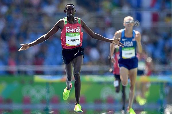 Conseslus Kipruto wins the 3000m steeplechase at the Rio 2016 Olympic Games (Getty Images)
