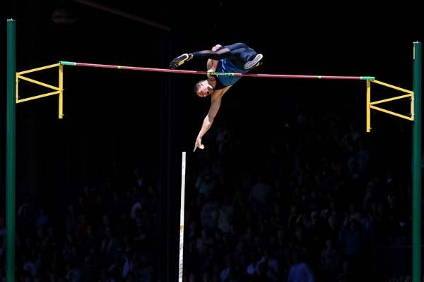 Brad Walker of the US clearing 6.04m in Eugene (Getty Images)