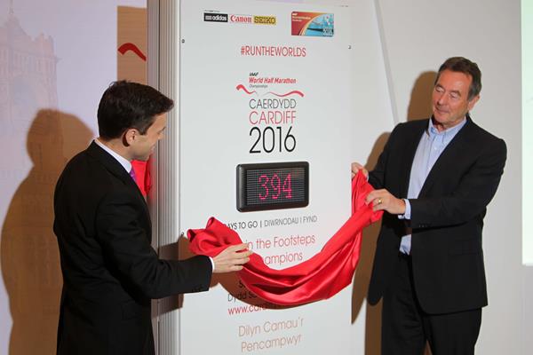 Ken Skates and Lynn Davies unveil the IAAF World Half Marathon, Cardiff 2016, countdown clock (IAAF World Half Marathon, Cardiff 2016 LOC)
