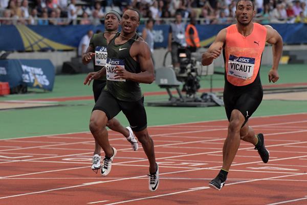 Ronnie Baker takes the Paris 100 in 9.88 (Kirby Lee)