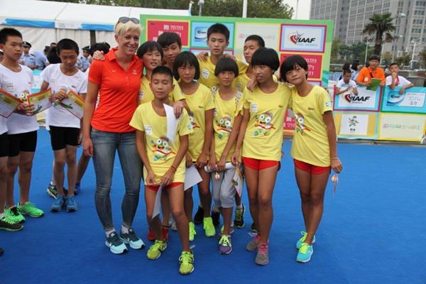 Kajsa Bergqvist at Kids' Athletics event in Nanjing (IAAF)