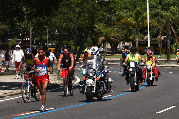 Zersenay Tadese runs past the Corcovado in Rio (Getty Images)