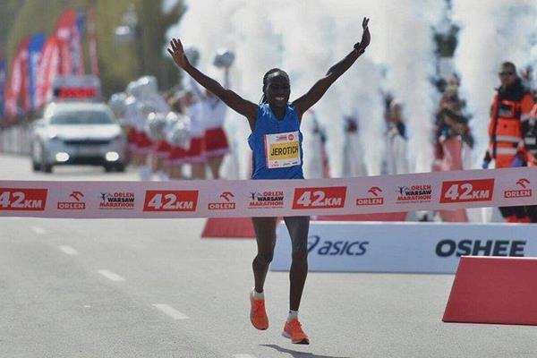 Sheila Jerotich breaks the course record at the Orlen Warsaw Marathon (Organisers)