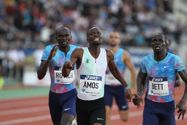Nijel Amos winning the 800m at the IAAF Diamond League meeting in Paris (Jean-Pierre Durand)