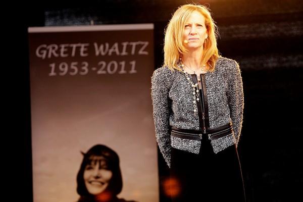 New York Road Runners' President and CEO Mary Wittenberg at a ceremony honouring Grete Waitz at Oslo's Bislett Stadium (Organisers)