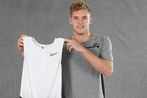 Kevin Mayer with his speedsuit from the 2018 Decastar meeting in Talence (Giancarlo Colombo)