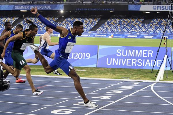 Paulo Andre Camilo of Brazil takes the WUG 100m title in Naples (Organisers)