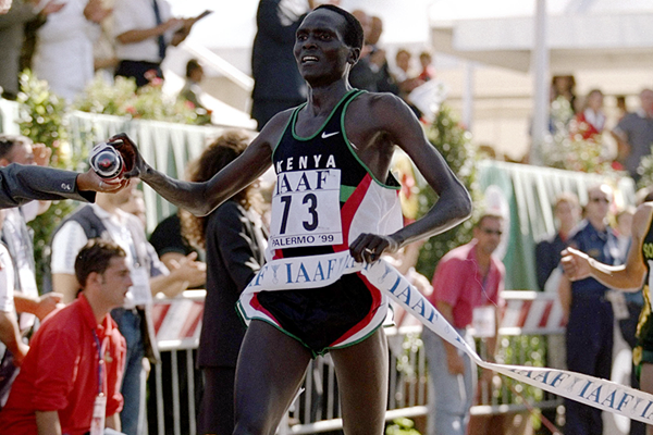 Paul Tergat wins in Palermo (© Allsport)