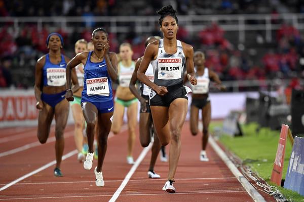 Ajee Wilson en route to victory in the Stockholm 800m (Hasse Sjogren)