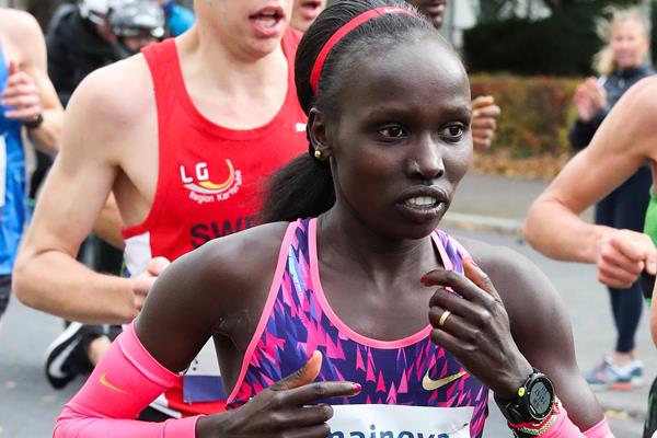 Vivian Cheruiyot in Frankfurt (Victah Sailer/organisers)