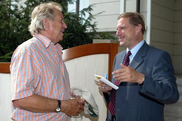 Armin Hary with athletics journalist Olaf Brockmann in Zurich in 2003 (Olaf Brockmann)