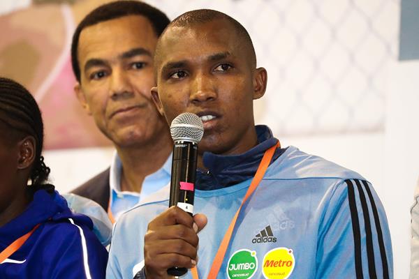 Alphonce Felix Simbu at the pre-race press conference in Bogota (Victah Sailer/organisers)