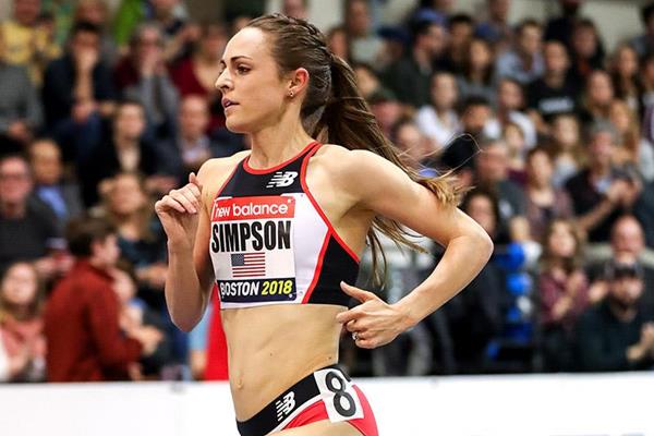 Jenny Simpson in the 3000m at the IAAF World Indoor Tour meeting in Boston (PhotoRun)