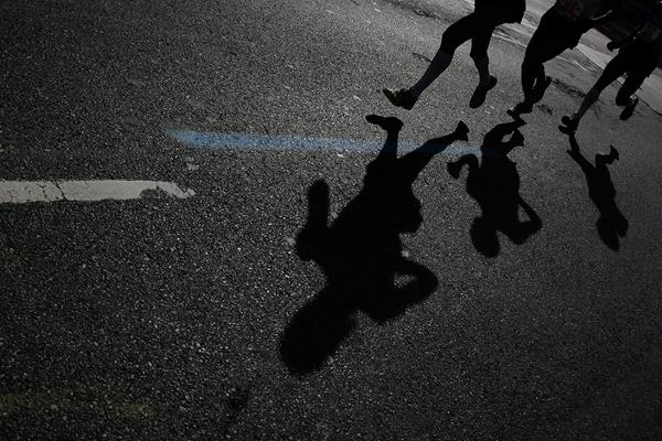 Road runners in action (Getty Images)