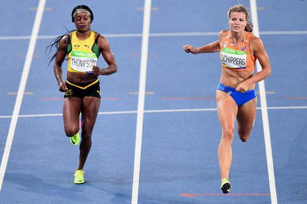 Elaine Thompson and Dafne Schippers in the 200m semi-final at the Rio 2016 Olympic Games (Getty Images / AFP)