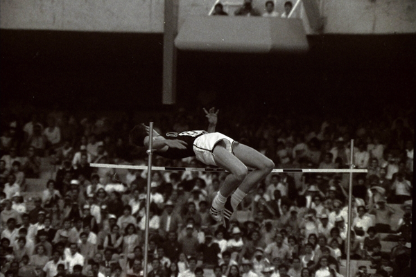 Dick Fosbury ()