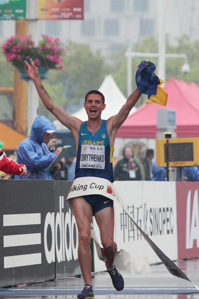 Ruslan Dmytrenko wins the men's 20km at the 2014 IAAF World Race Walking Cup in Taicang (Getty Images)