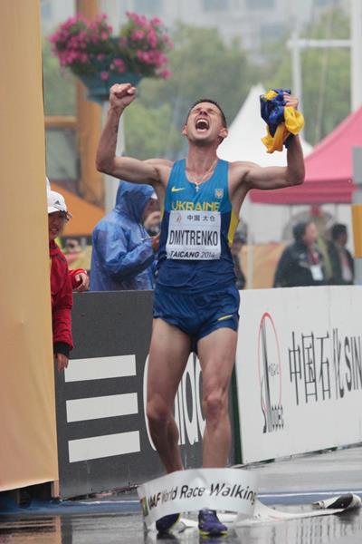 Ruslan Dmytrenko wins the men's 20km at the 2014 IAAF World Race Walking Cup in Taicang (Getty Images)