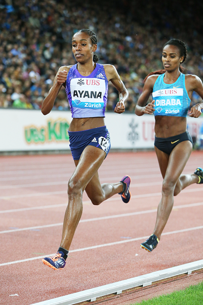 Almaz Ayana leads from Genzebe Dibaba in the 3000m at the IAAF Diamond League meeting in Zurich (Jean-Pierre Durand)
