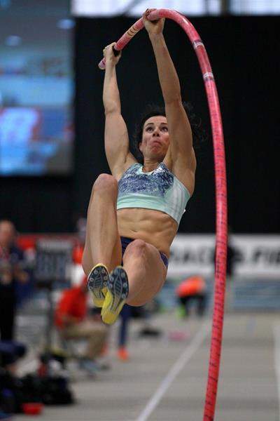 Jenn Suhr at the 2016 New Balance Indoor Grand Prix (Andrew McClanahan)