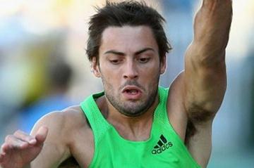 Mitchell Watt improves to 8.44m in Melbourne ( )