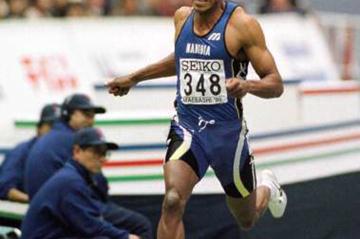 Frank Fredericks winning 200m in Maebashi (© Allsport)