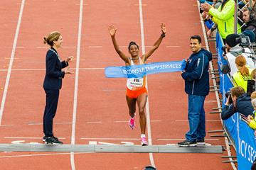 Degitu Azmeraw wins the Amsterdam Marathon (Organisers)