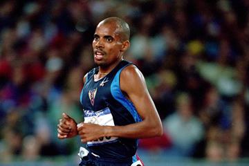 Meb Keflezighi in the men's 10,000m heats at the 2000 Olympic Games  (Getty Images)