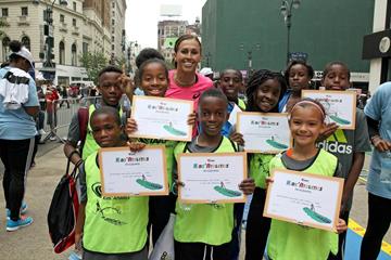 April Steiner Bennett with the winning team at the IAAF / Nestlé Kids’ Athletics in New York, June 2014 (Victah Sailer / IAAF)