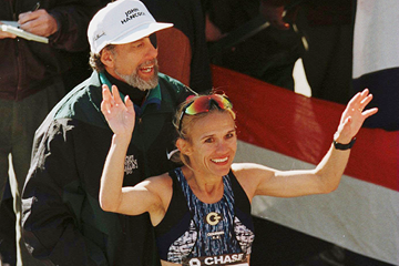 Allan Steinfeld at the 1996 New York City Marathon with winner Anuta Catuna (Getty Images)