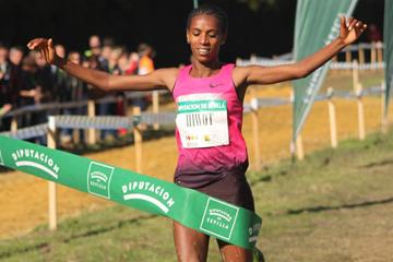 Hiwot Ayalew wins at the Cross Internacional de Italica (Alfambra Fundación ANOC)