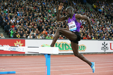 Paul Kipsiele Koech on his way to winning the 3000m steeplechase at the IAAF Diamond League meeting in Zurich (Jean-Pierre Durand)