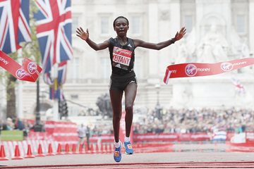 Mary Keitany wins the London Marathon (AFP / Getty Images)