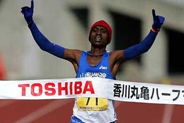Kenya's Mekubo Mogusu wins in Marugame (Kazutaka Eguchi/Agence SHOT)