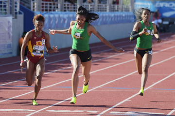 Deajah Stevens wins the 200m at the Mt SAC Relays (Kirby Lee)