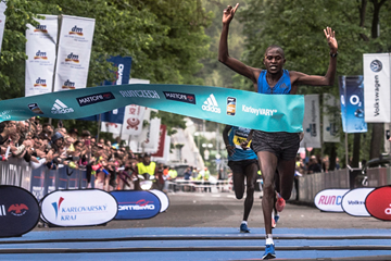 Wilfred Kimitei wins the Karlovy Vary Half Marathon (RunCzech)